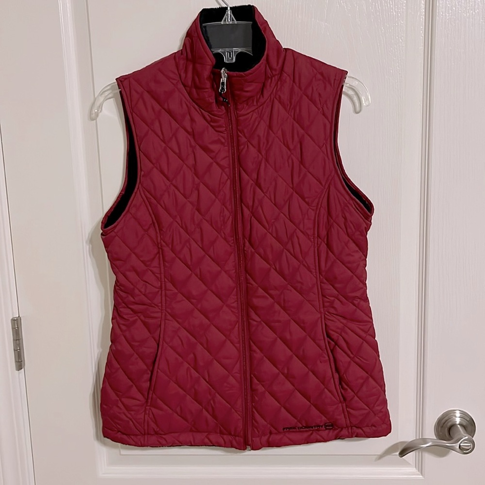 Free Country Reversible Vest Quilted/Faux Fur.  Snap Pocket closure